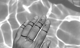 Laikinas tatuiruotes pie&scaron;iančios Augustės kūryboje &ndash; i&scaron;skirtinis dėmesys simetrijai