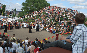 Klaipėdoje - riterių kovos ir žmonių kalnas