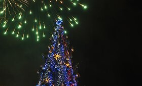 Klaipėdoje &scaron;e&scaron;tadienį įžiebta miesto kalėdinė eglutė
