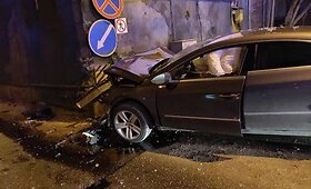 Avarija Klaipėdoje: mamos VW paėmęs 18-metis rėžėsi į sieną