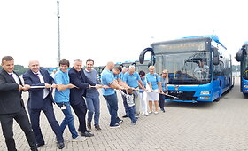 Mėlyni lyg jūra: Klaipėdos gatvėmis riedės ekologi&scaron;ki autobusai