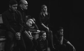 O.Kor&scaron;unovas spektaklyje primins &scaron;iurpią istoriją: &bdquo;Neįtikėtina, iki kokio žiaurumo žmogus gali prieiti&ldquo;