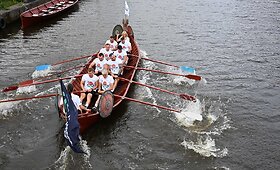 Drakonų valčių varžybų akimirkos: greitis, ritmas ir azartas
