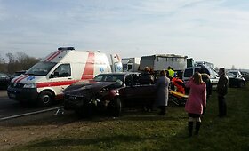 Avarija prie Dotnuvos: &bdquo;Audi&ldquo; nepraleido sunkvežimio