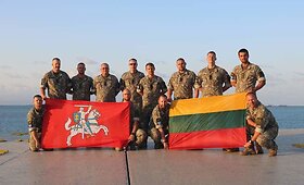 Misija prie Somalio krantų: Lietuvos kariai saugojo maisto prikrautą laivą