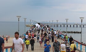 Palanga atidaro sezoną: plūstelėję poilsiautojai laukia žadėto kar&scaron;čio