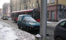  Kauno centre sužeistas prie automobilio stovėjęs taksi vairuotojas