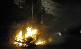 Paryžiuje policija susirėmė su protestuotojais