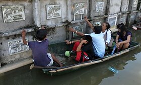 Filipinus užgriuvęs taifūnas Mirinae pareikalavo aukų