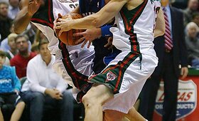 &bdquo;Mavericks&ldquo; prireikė pratęsimo, kad įveiktų &bdquo;Bucks&ldquo; krep&scaron;ininkus