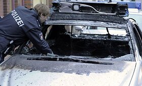 Hamburge ir Berlyne &ndash; i&scaron;puoliai prie&scaron; policiją