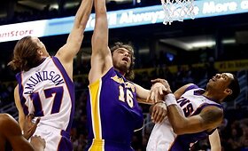 &bdquo;Suns&ldquo; po atkaklios kovos nugalėjo &bdquo;Lakers&ldquo; krep&scaron;ininkus