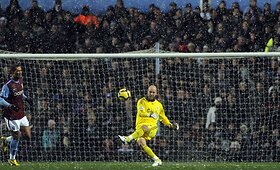 &bdquo;Aston Villa&ldquo; namuose 0:1 pralaimėjo &bdquo;Liverpool&ldquo; ekipai