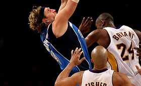 &bdquo;Lakers&ldquo; krep&scaron;ininkai sutriu&scaron;kino &bdquo;Mavericks&ldquo; ekipą