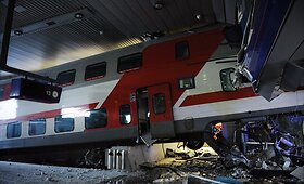 Helsinkyje traukinys taranavo vie&scaron;butį