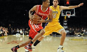 Los Andželo &bdquo;Lakers&ldquo; palaužė ir &bdquo;Rockets&ldquo; krep&scaron;ininkus