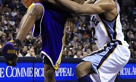 NBA: &bdquo;Lakers&ldquo; krep&scaron;ininkus palaužė &bdquo;Grizzlies&ldquo; ekipa