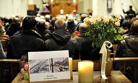 Belgijoje artimieji susirinko pagerbti žuvusiųjų per traukinių avariją