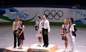 Olimpiados &scaron;okių ant ledo auksas atiteko žaidynių &scaron;eimininkų porai