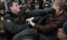 Maskvos milicija sulaikė mėginusius mitinguoti opozicijos aktyvistus