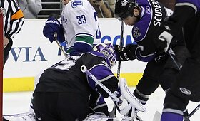 NHL: triu&scaron;kinama &bdquo;Kings&ldquo; pergalė