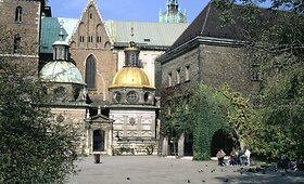 Lenkijos prezidentas Lechas Kaczynskis su žmona bus palaidoti Vavelio katedroje