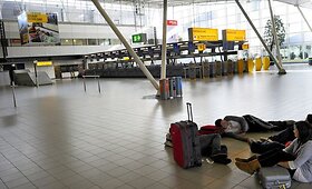 Islandijos ugnikalnio pelenai visi&scaron;kai paralyžiavo Europos oro erdvę 