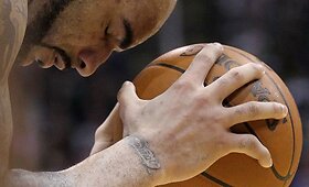 NBA čempionai &bdquo;Lakers&ldquo; krep&scaron;ininkai i&scaron;kopė į Vakarų konferencijos finalą