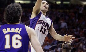 NBA lygos Vakarų konferencijos finale &bdquo;Suns&ldquo; krep&scaron;ininkai vėl įveikė čempionus