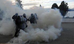 Argentinoje protestuotojai sukilo prie&scaron; policiją