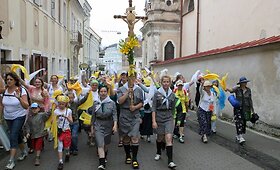 Maldininkus prie Au&scaron;ros vartų pasitiko lietus