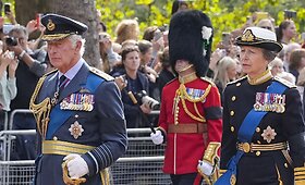 Elizabeth II karstas i&scaron; Bakingamo rūmų perkeltas į Vestminsterio menę