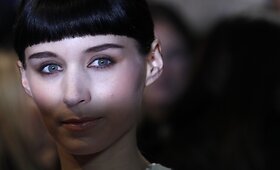 Holivudinės &bdquo;Merginos su drakono tatuiruote&ldquo; pasaulinė premjera Londone