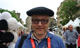 Audrius Giržadas i&scaron;mėgino tradicines Azerbaidžano kepures