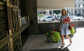 Rita Tama&scaron;unienė atvyko į susitikima su Sauliumi Skverneliu