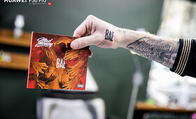 &bdquo;Mad Money&ldquo; albumo perklausoje &ndash; ir &bdquo;tverkinanti&ldquo; &scaron;okėja