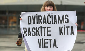 Vilniaus valdžios sprendimais nepatenkinti Pilies gatvės prekeiviai surengė piketą