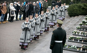 Žuvusiųjų pagerbimo ceremonija Antakalnio kapinėse