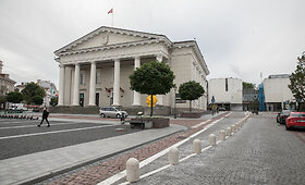 Vilniaus senamiestyje - kilpinis eismas