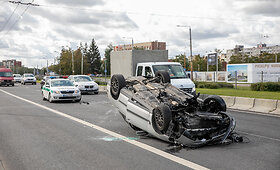 Vilniaus Laisvės prospekte vertėsi &bdquo;Volvo S60&ldquo;