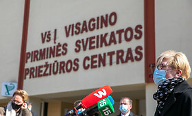 Premjerė Ingrida &Scaron;imonytė lankėsi Visagino vakcinavimo centre