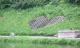 Vilniaus gėlynai kol kas žydi tik kai kur