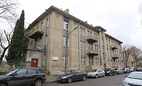 Griūvantis Vaiko raidos centro pastatas