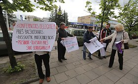 Saujelė &bdquo;Vilniaus vie&scaron;ojo transporto&ldquo; darbuotojų surengė piketą