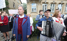 Lietuvos lenkų sąjungos piketas prie Vokietijos ambasados