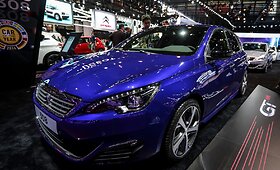 Kar&scaron;tas ir prancūzi&scaron;kas &bdquo;Peugeot 308 GT&ldquo;