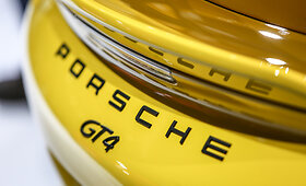 Ženevos automobilių parodoje pristatytas naujasis &bdquo;Porsche Cayman GT4&ldquo;