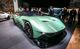 &bdquo;Aston Martin Vulcan&ldquo; Ženevos automobilių parodoje