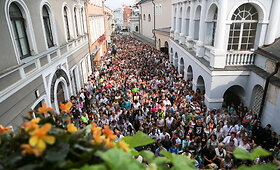 Pamaldus streikas &ndash; mi&scaron;ios prie Au&scaron;ros vartų vietoj pamokų