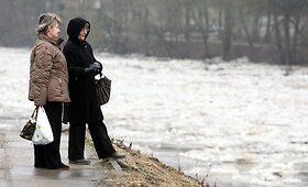 Neries vandens lygis sparčiai kyla